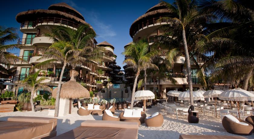 El Taj Oceanfront & Beachside Condo Hotel Playa Carmen